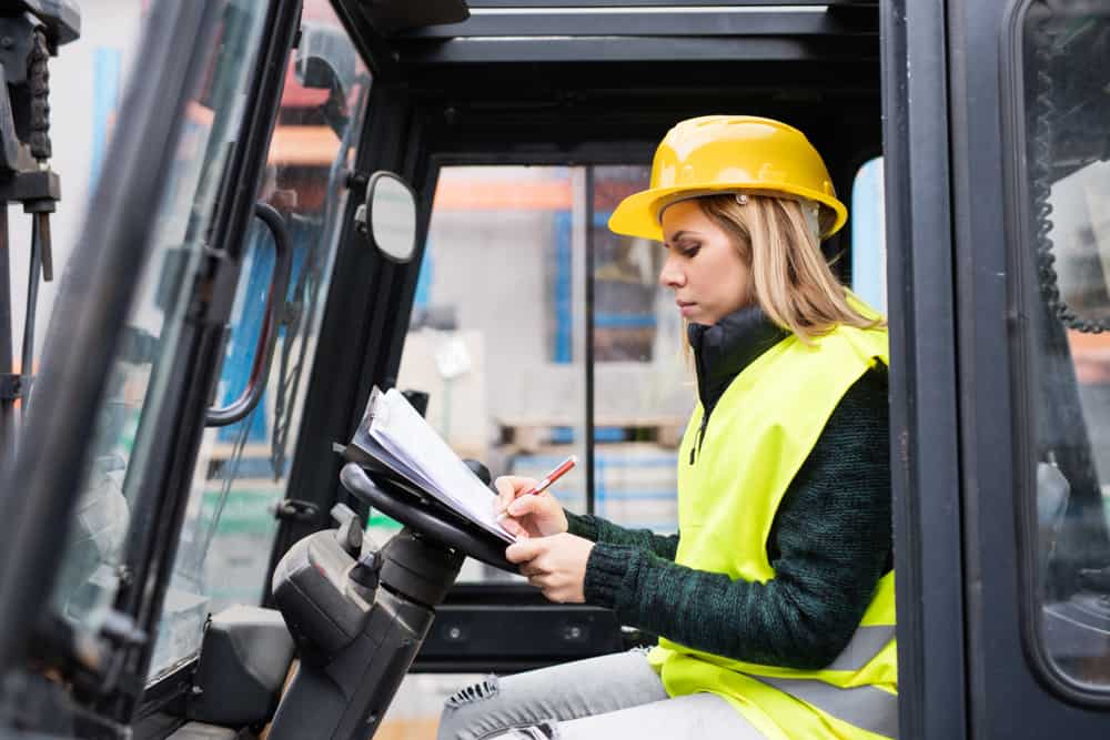 What Can I Expect to Learn When Participating in a Forklift Ticket Course? 